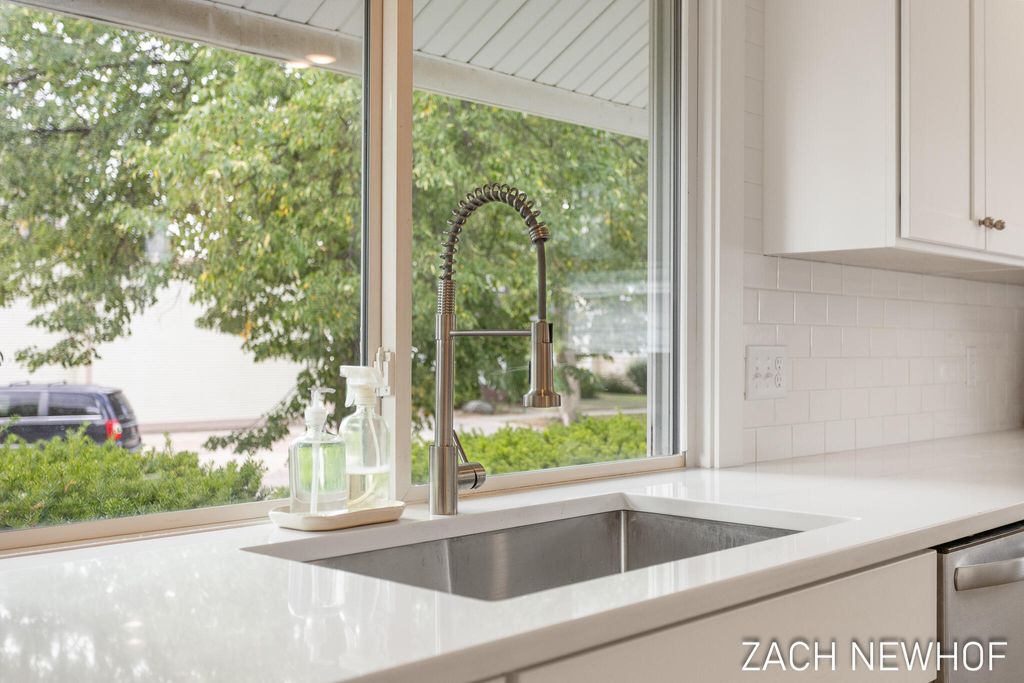 Photo of 430 Washington Avenue, Holland, MI 49423 (MLS # 25061385)