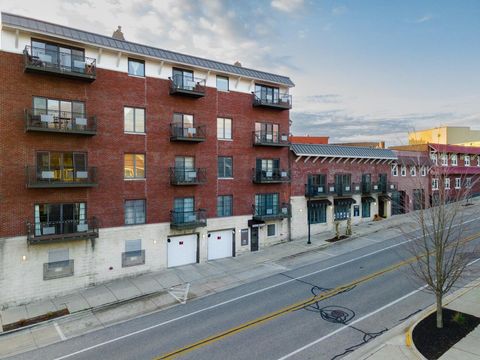 MLS: 25017495