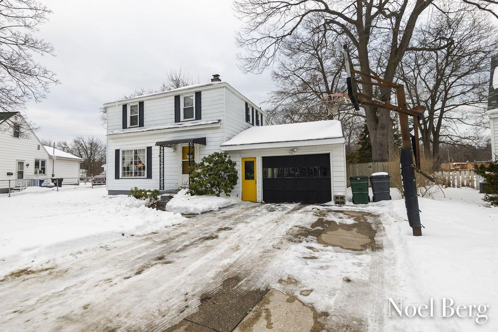 Photo of 2169 Norman Street, Norton Shores, MI 49441 (MLS # 26005202)