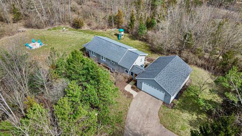 Photo of 7241 101st Avenue, South Haven, MI 49090 (MLS # 26018878)