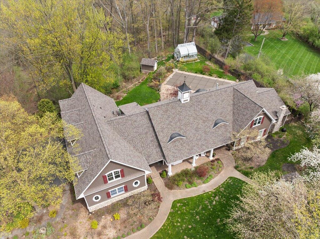 Photo of 3155 Lake Drive SE, East Grand Rapids, MI 49506 (MLS # 26018822)