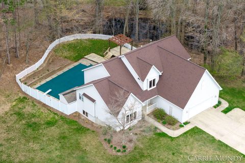 Photo of 4627 Forest Lane, Holland, MI 49423 (MLS # 26017486)