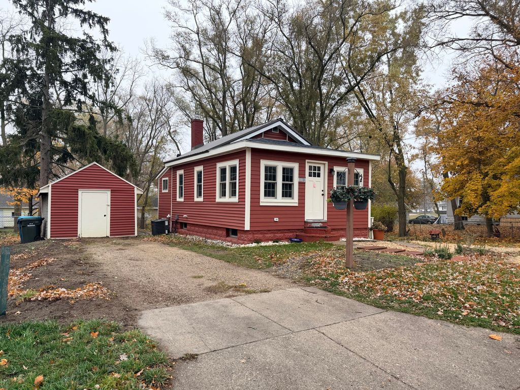 Photo of 2150 Kinsey Street, Muskegon, MI 49441 (MLS # 25060552)