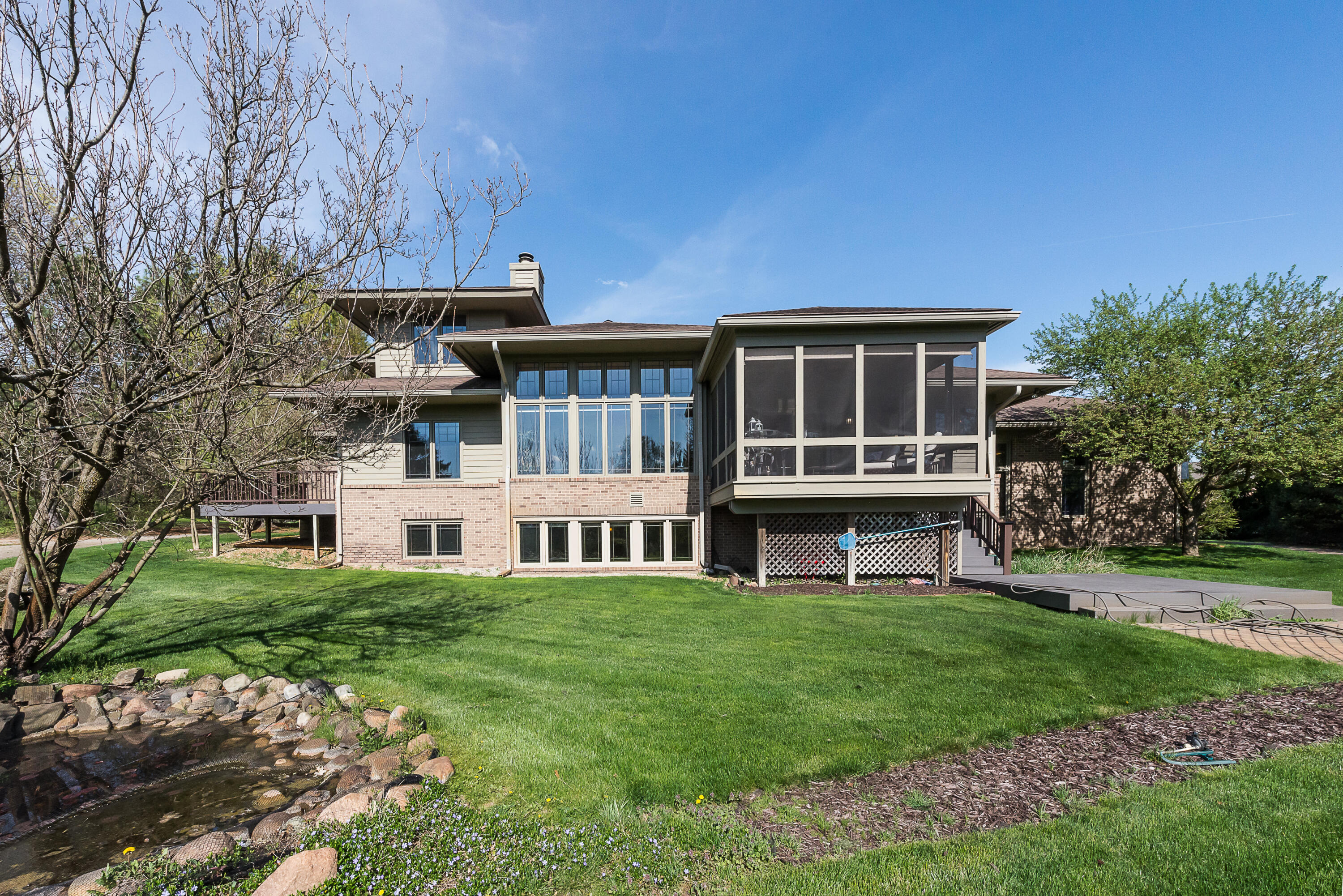 1052 Westview Way
