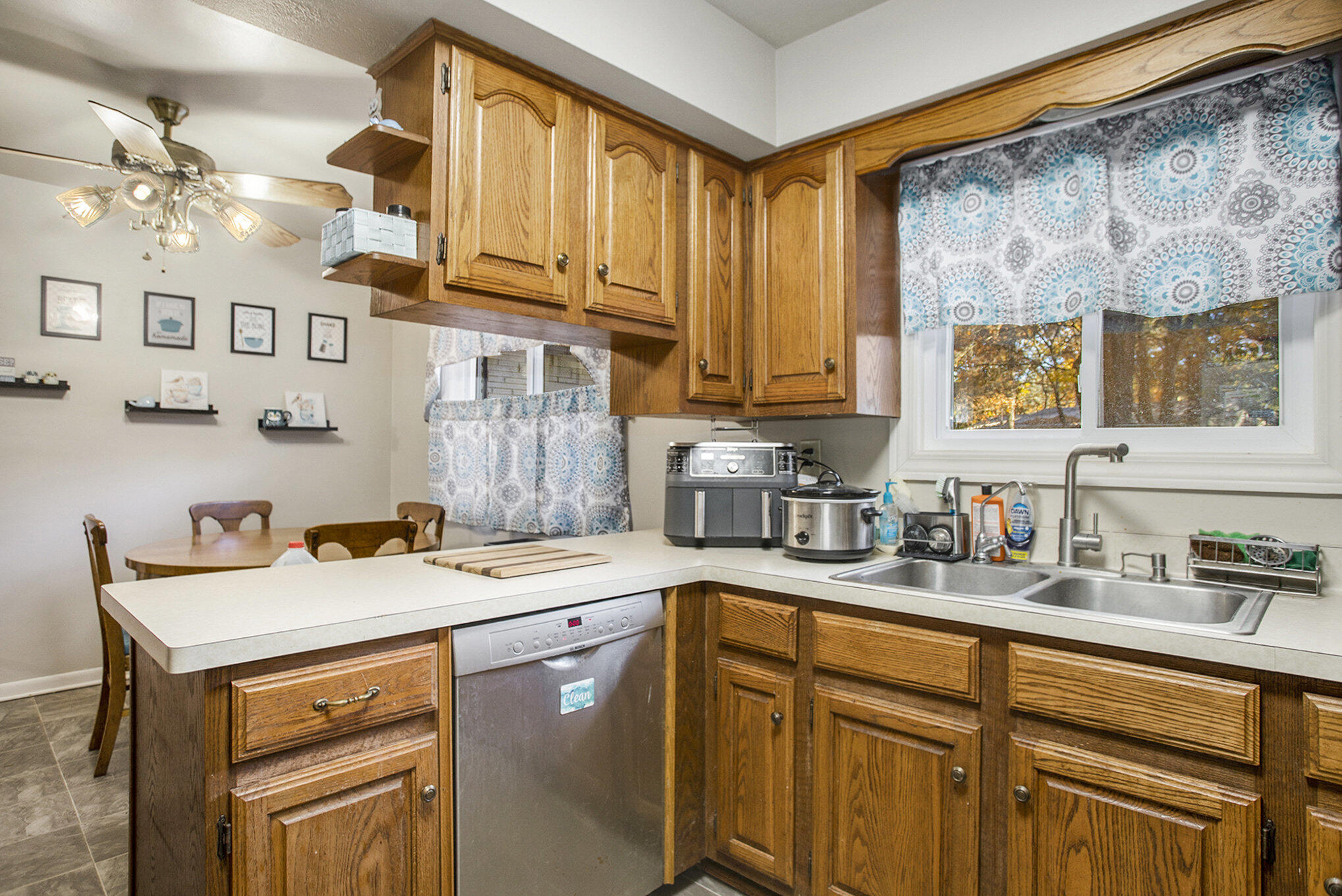 Battle Creek, Michigan 49037, United States, 5 Bedrooms Bedrooms, ,2 BathroomsBathrooms,Residential,Active,239382