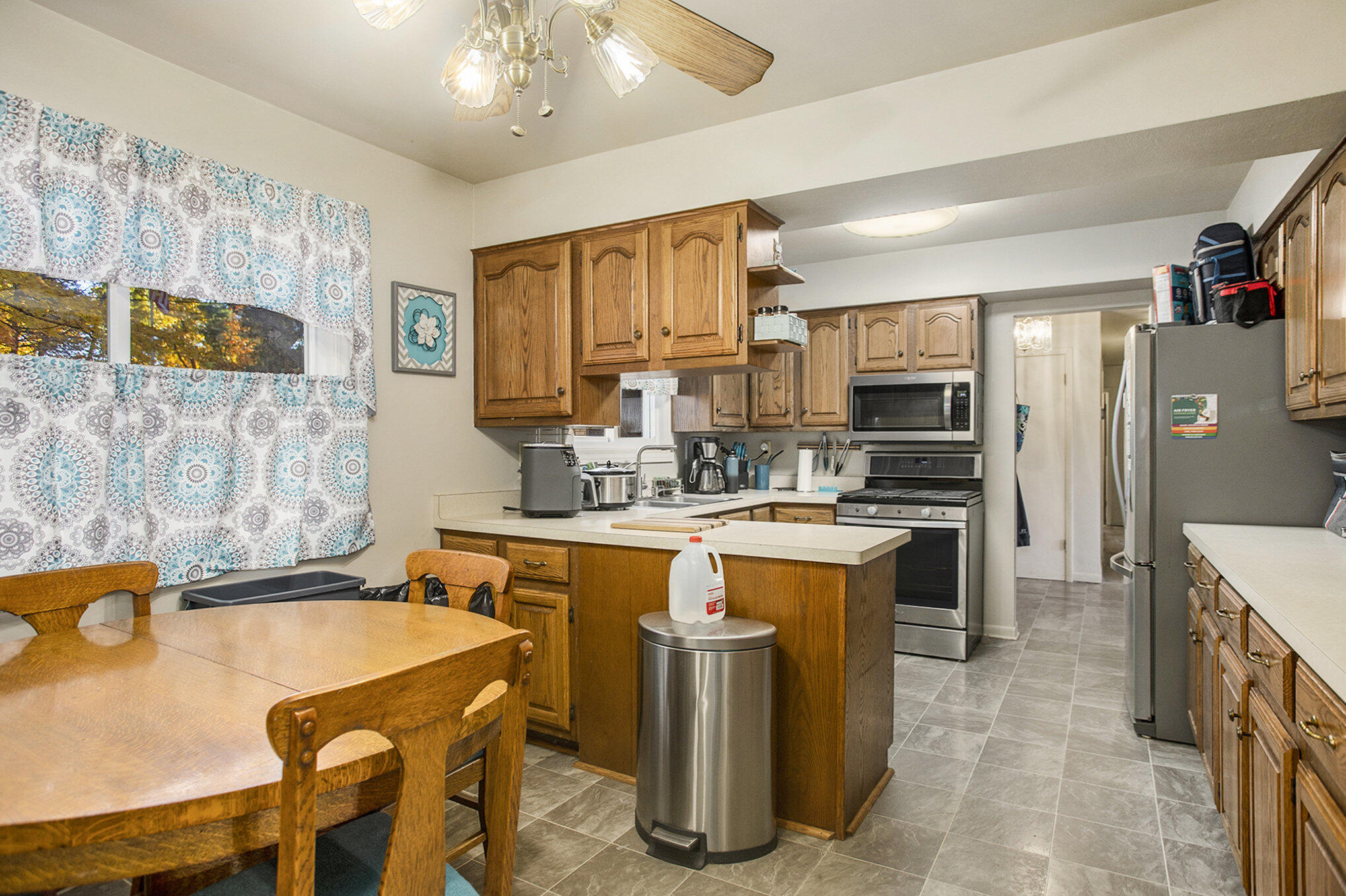 Battle Creek, Michigan 49037, United States, 5 Bedrooms Bedrooms, ,2 BathroomsBathrooms,Residential,Active,239382