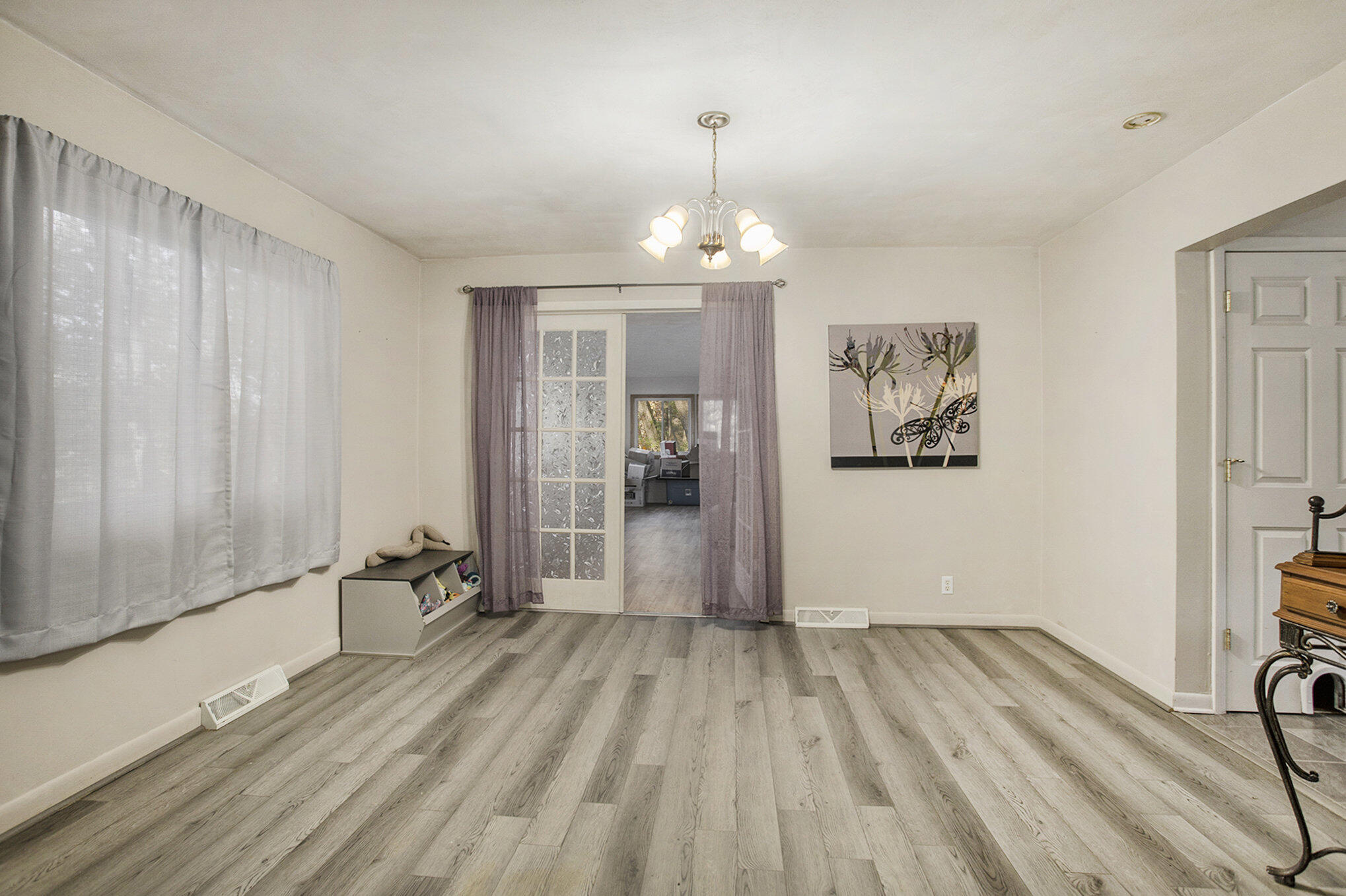 Battle Creek, Michigan 49037, United States, 5 Bedrooms Bedrooms, ,2 BathroomsBathrooms,Residential,Active,239382