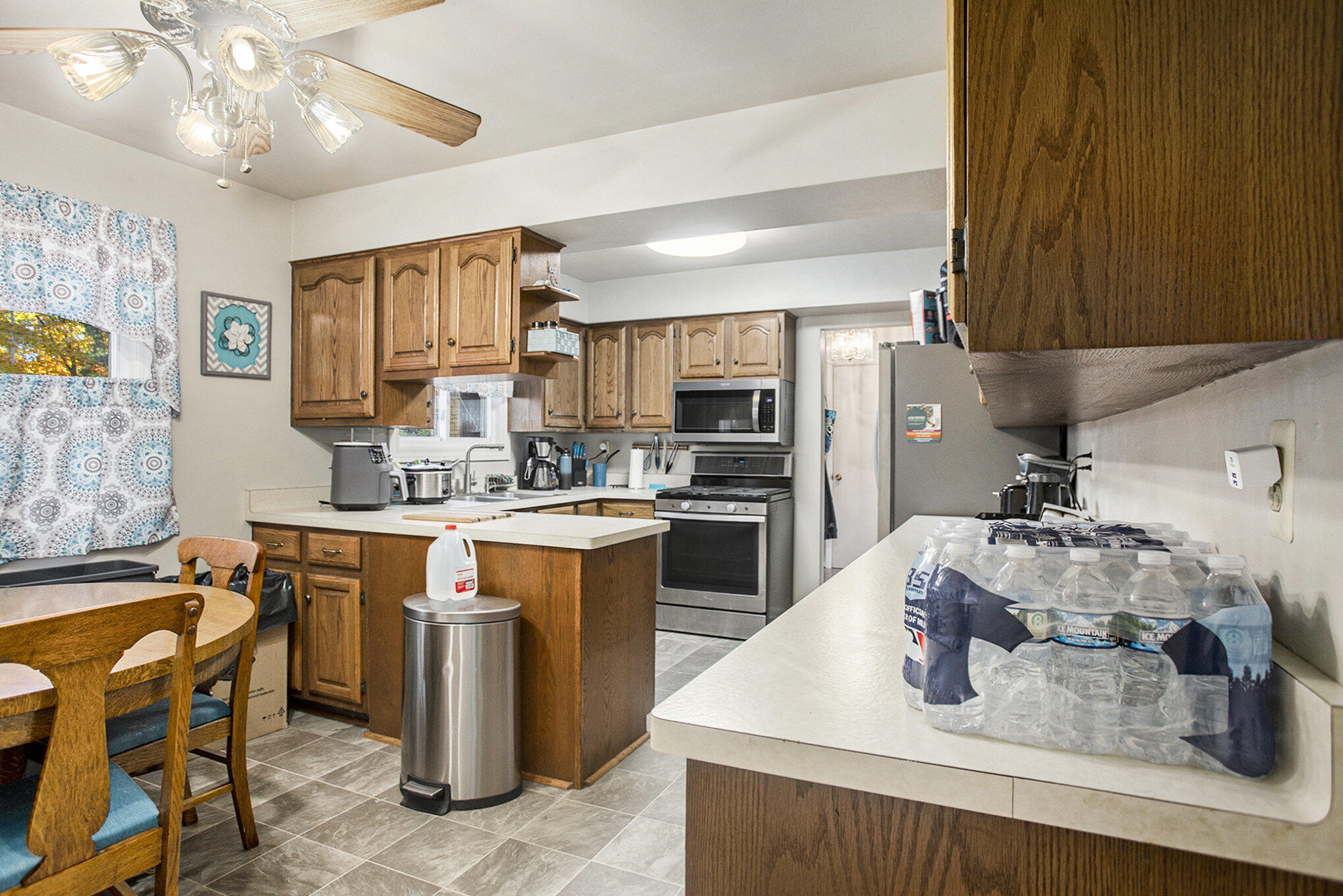 Battle Creek, Michigan 49037, United States, 5 Bedrooms Bedrooms, ,2 BathroomsBathrooms,Residential,Active,239382