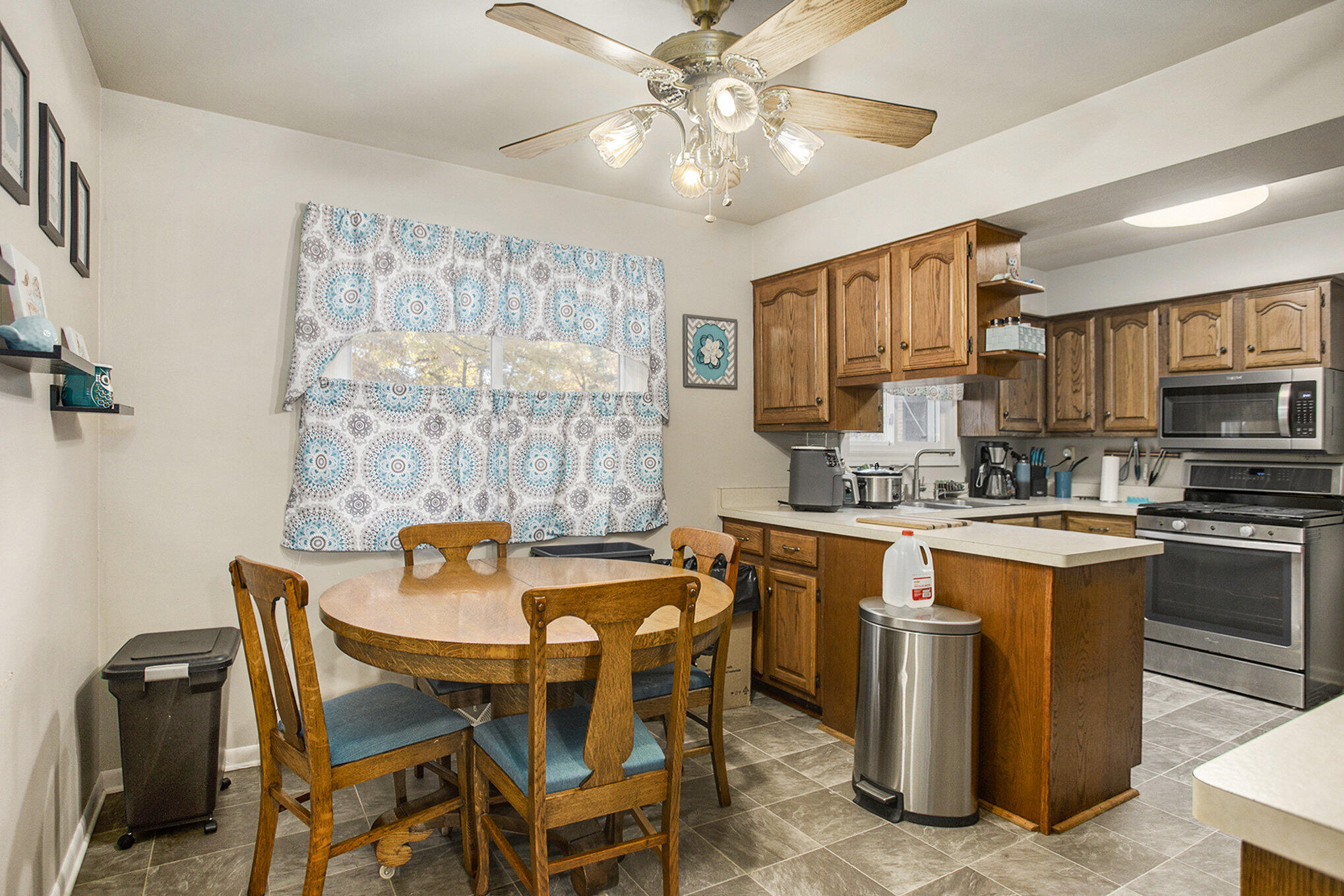 Battle Creek, Michigan 49037, United States, 5 Bedrooms Bedrooms, ,2 BathroomsBathrooms,Residential,Active,239382