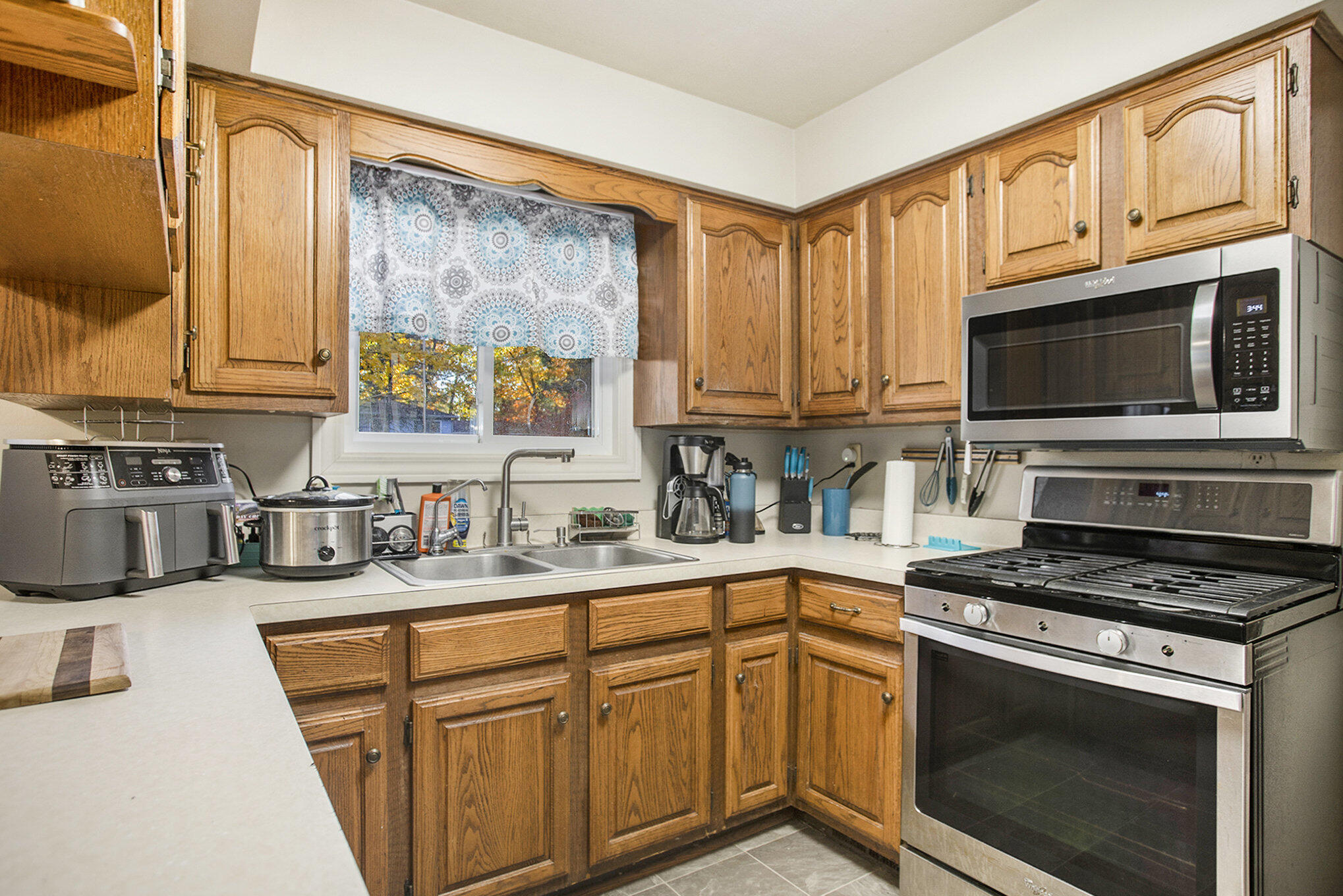 Battle Creek, Michigan 49037, United States, 5 Bedrooms Bedrooms, ,2 BathroomsBathrooms,Residential,Active,239382