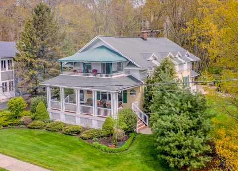 790 Lake Street Saugatuck MI 49453