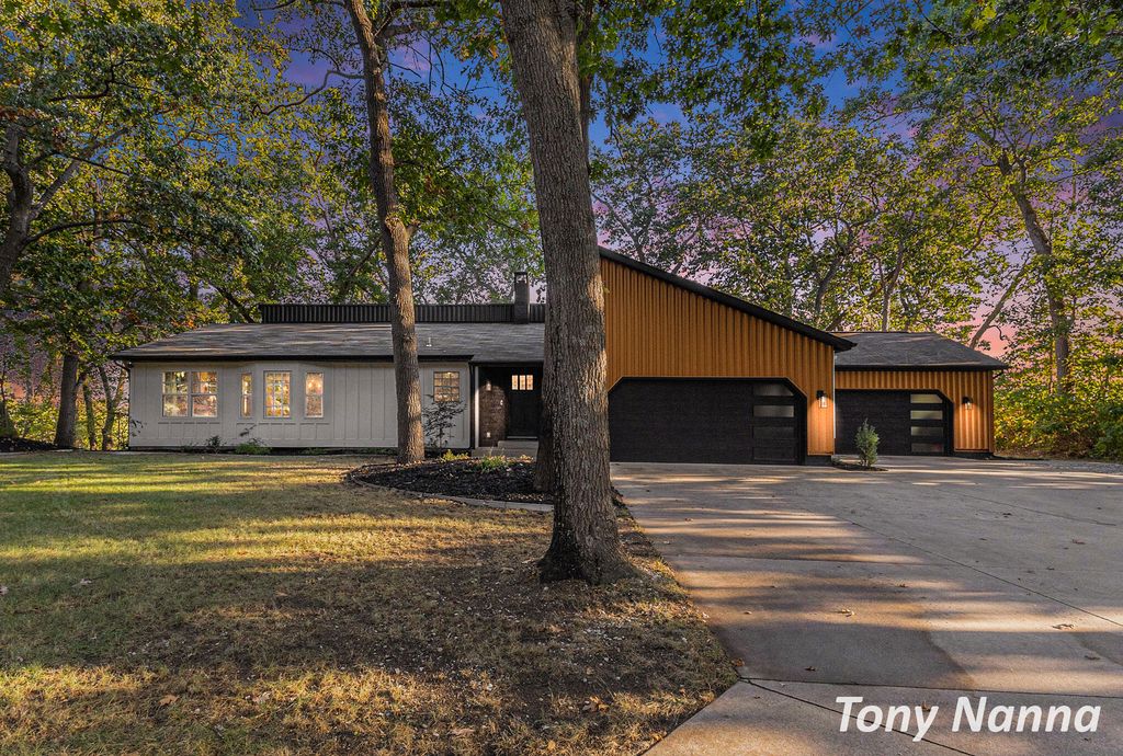Photo of 15060 Mercury Drive, Grand Haven, MI 49417 (MLS # 25048072)