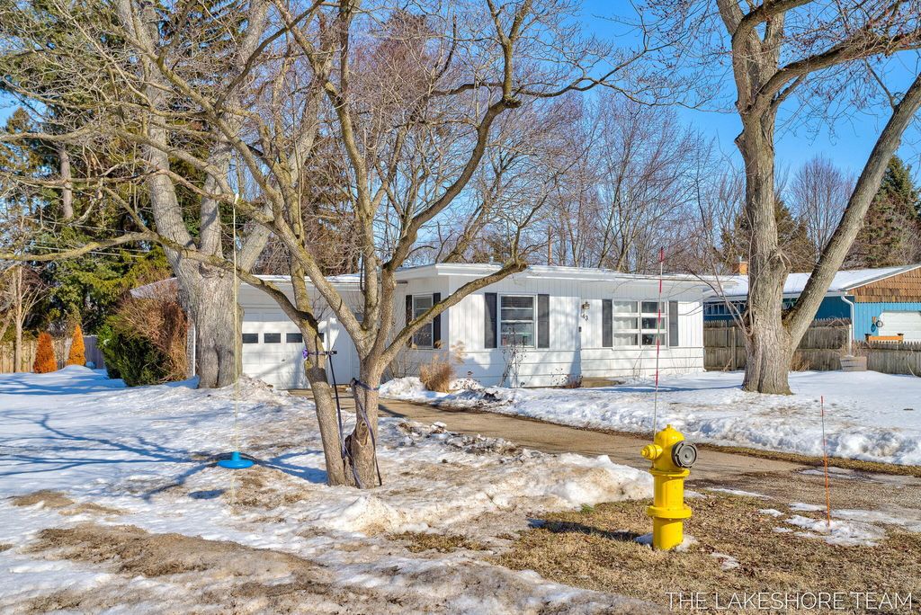 Photo of 843 W 25th Street, Holland, MI 49423 (MLS # 26007566)