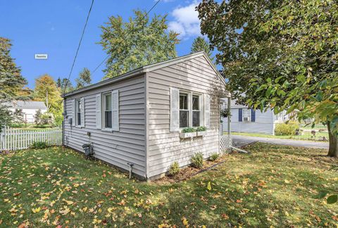Photo of 1136 Wilson Court, Norton Shores, MI 49441 (MLS # 26017636)