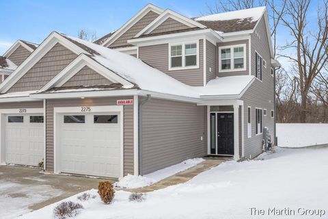 Photo of 2247 Watertown Way NE, Grand Rapids, MI 49505 (MLS # 26002233)
