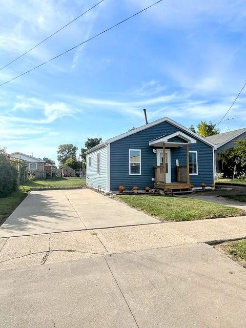 Photo of 960 Center Street, South Haven, MI 49090 (MLS # 25050441)