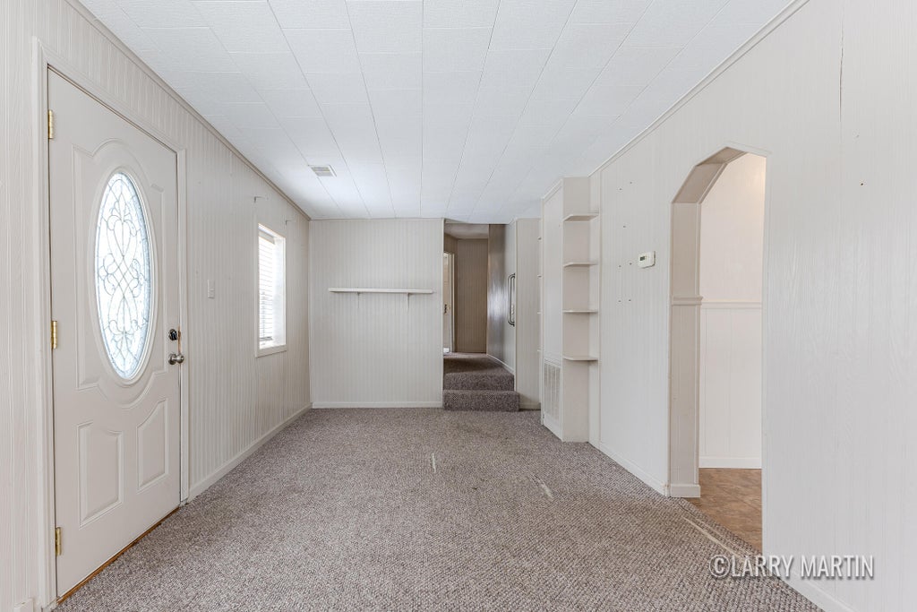 Photo of 2052 Woodward Street, Muskegon, MI 49442 (MLS # 26010426)