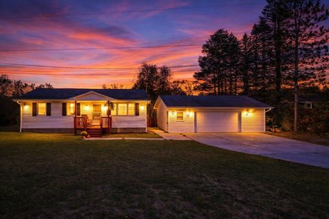 886 W Maple Street Mecosta MI 49332