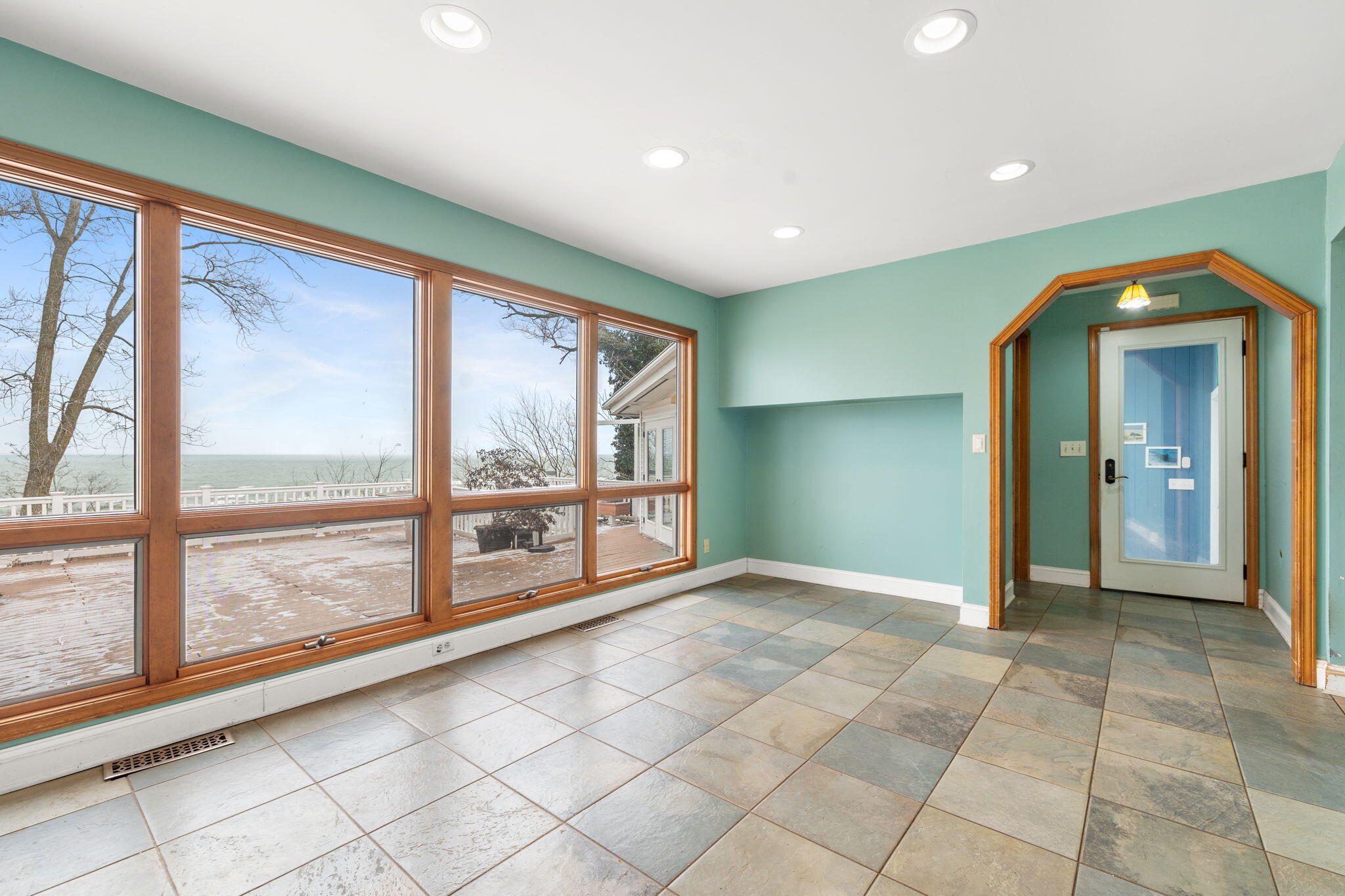 New Buffalo, Michigan 49117, United States, 2 Bedrooms Bedrooms, ,2 BathroomsBathrooms,Residential,Pending,18244