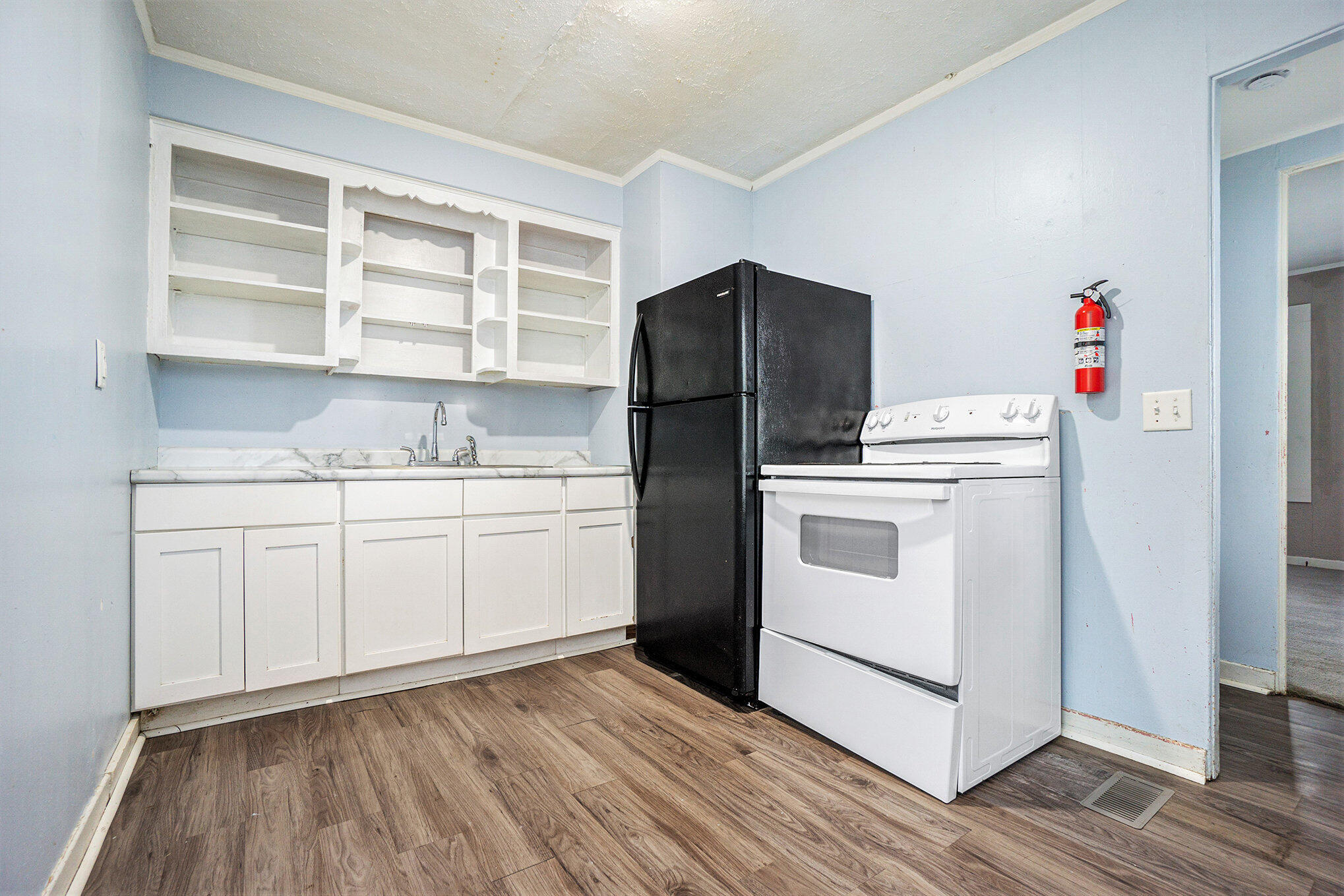 Kalamazoo, Michigan 49001, United States, 3 Bedrooms Bedrooms, ,1 BathroomBathrooms,Residential,Active,33093