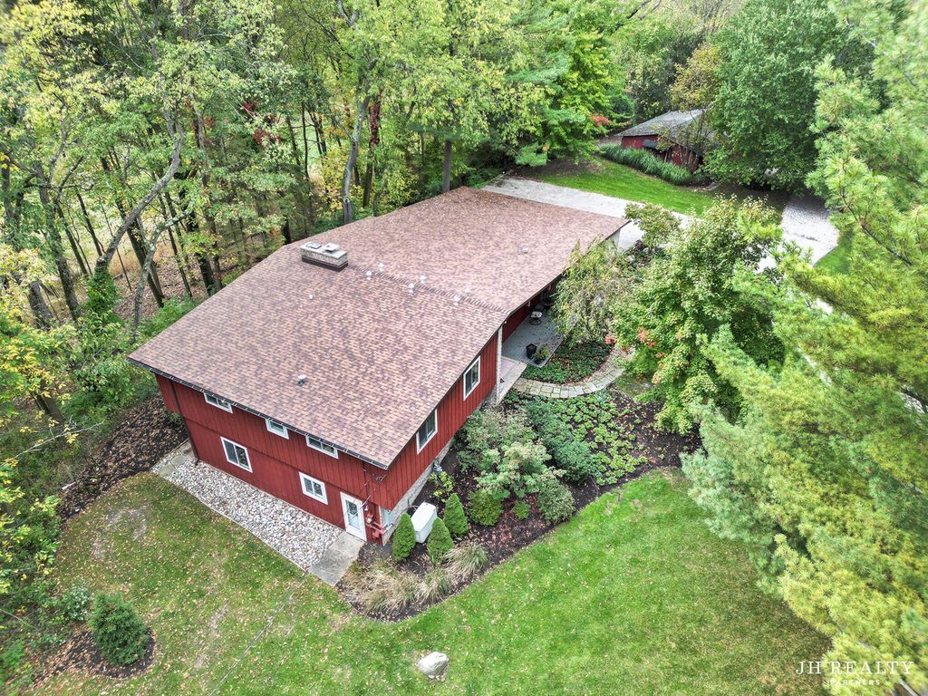 Photo of 1565 Cramton Avenue NE, Ada, MI 49301 (MLS # 25051902)