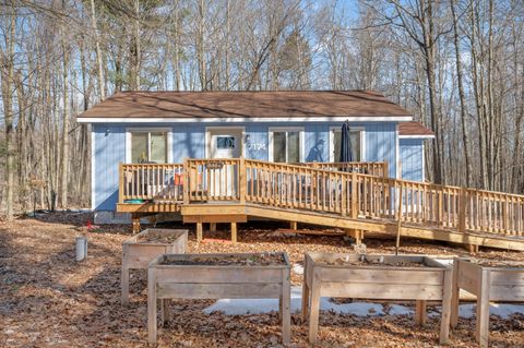 Photo of 7174 Oak Hollow Trail, Lake, MI 48632 (MLS # 26008599)