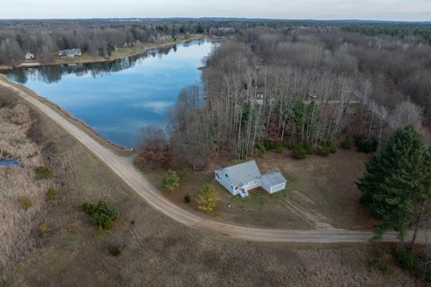 9996 Fawn Lake Drive Stanwood MI 49346