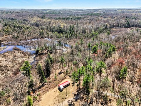 Photo of 7364 N Northern Drive, Pentwater, MI 49449 (MLS # 26002273)