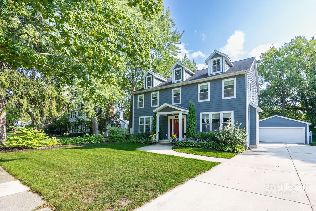 Photo of 2114 Tenway Drive SE, East Grand Rapids, MI 49506 (MLS # 25046612)