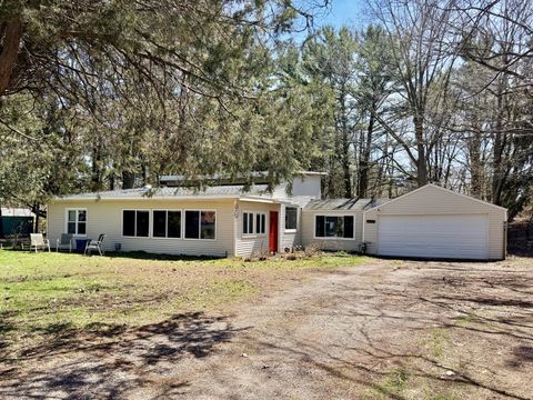 Photo of 17684 Robbins Road, Grand Haven, MI 49417 (MLS # 26016656)
