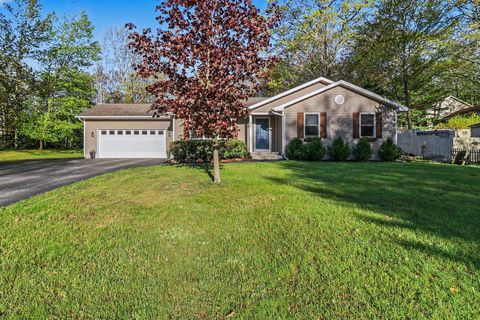 Photo of 1555 Marilyn Avenue, Ludington, MI 49431 (MLS # 26023867)
