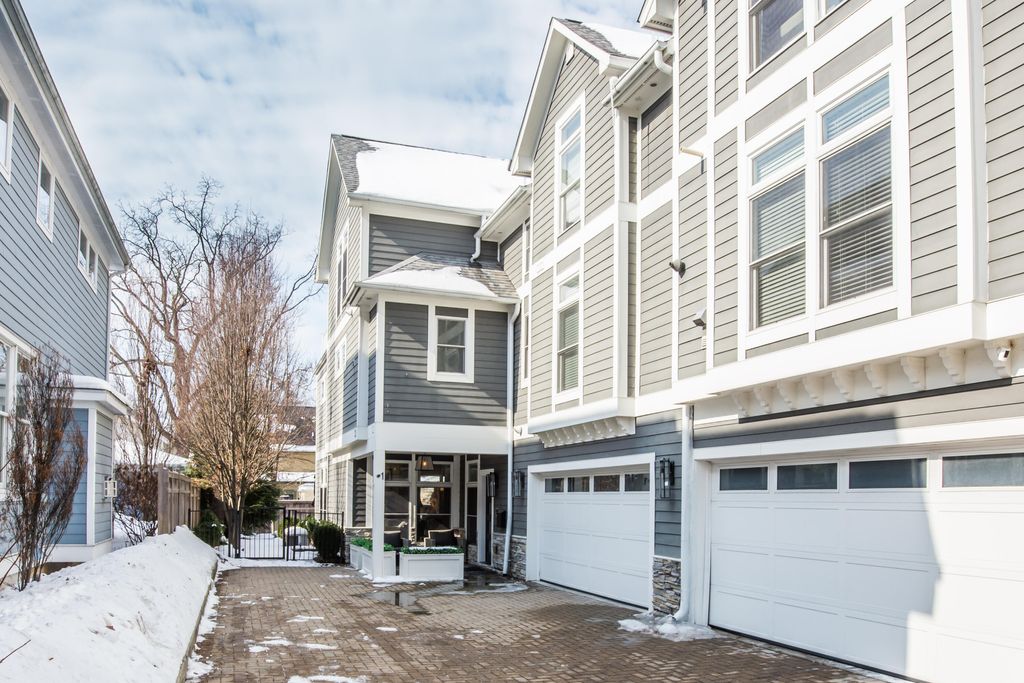 Photo of 515 N Fifth Avenue #1, Ann Arbor, MI 48104 (MLS # 26005323)