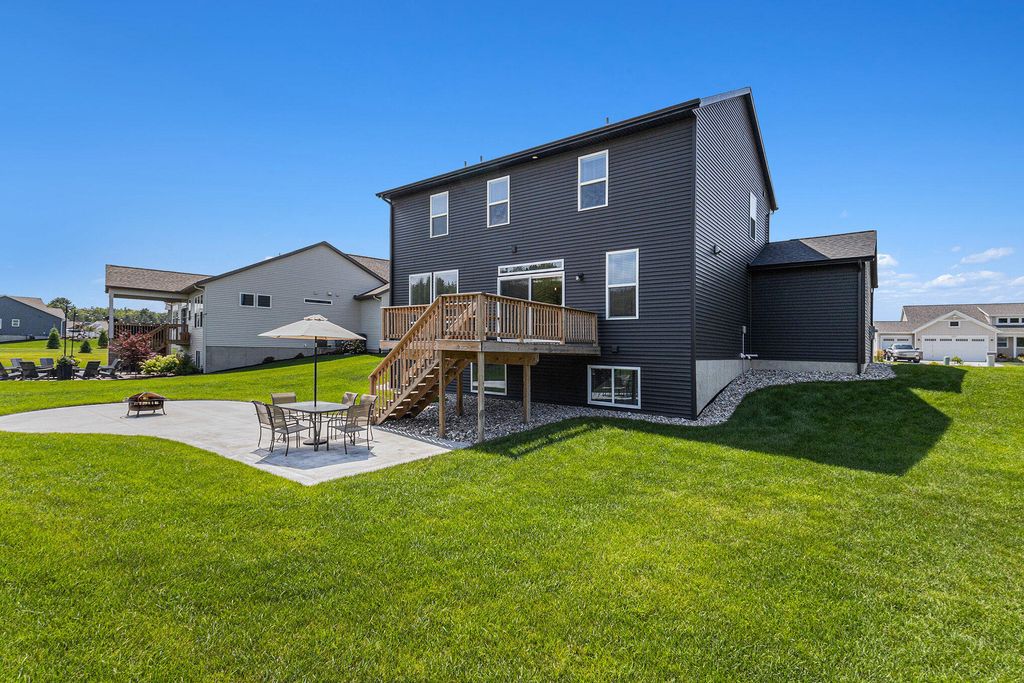 Photo of 12524 Manchester Drive, Grand Haven, MI 49417 (MLS # 25038076)