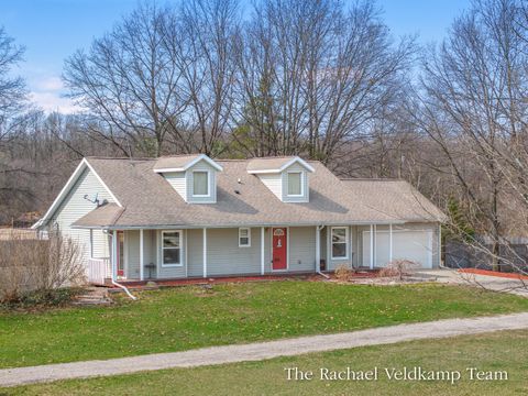 Photo of 14193 108th Avenue, Grand Haven, MI 49417 (MLS # 26013311)
