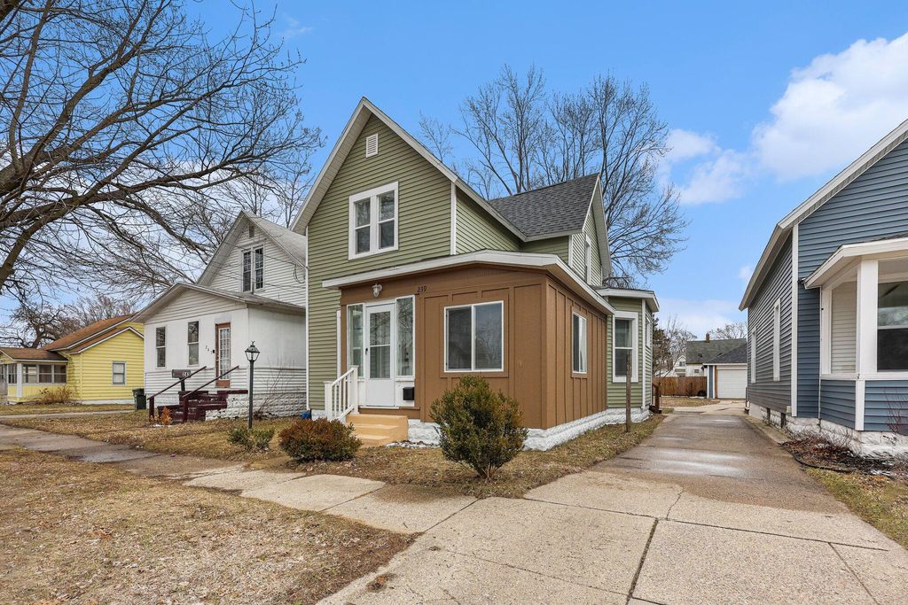 Photo of 239 E Isabella Avenue, Muskegon, MI 49442 (MLS # 26011409)