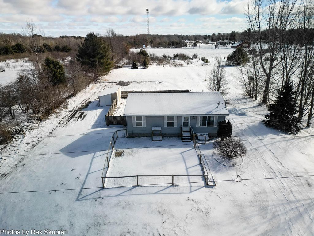 Photo of 3096 Pillon Road, Muskegon, MI 49445 (MLS # 26007171)
