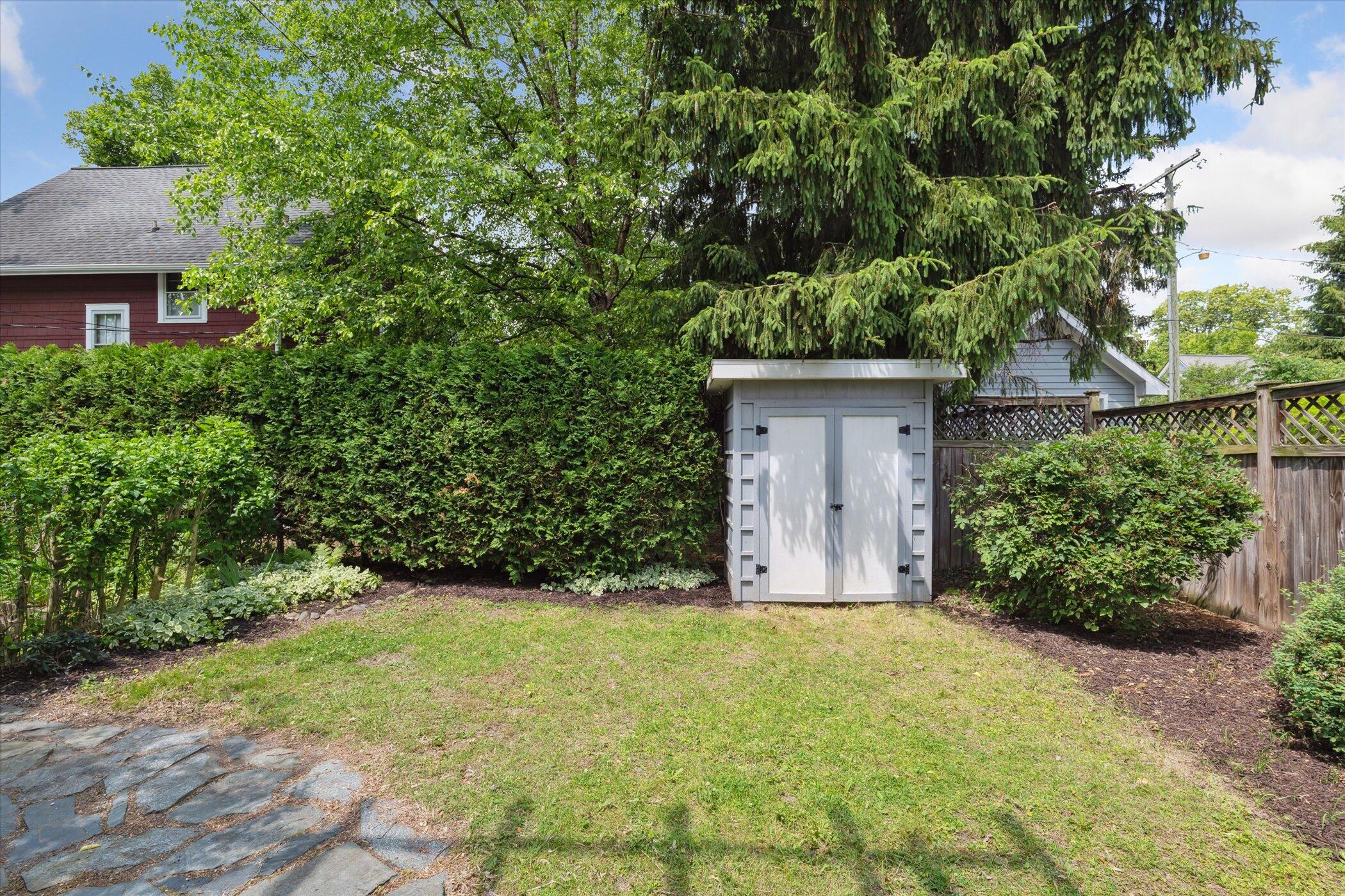 Ann Arbor, Michigan 48103, United States, 3 Bedrooms Bedrooms, ,2 BathroomsBathrooms,Residential,Active,159083