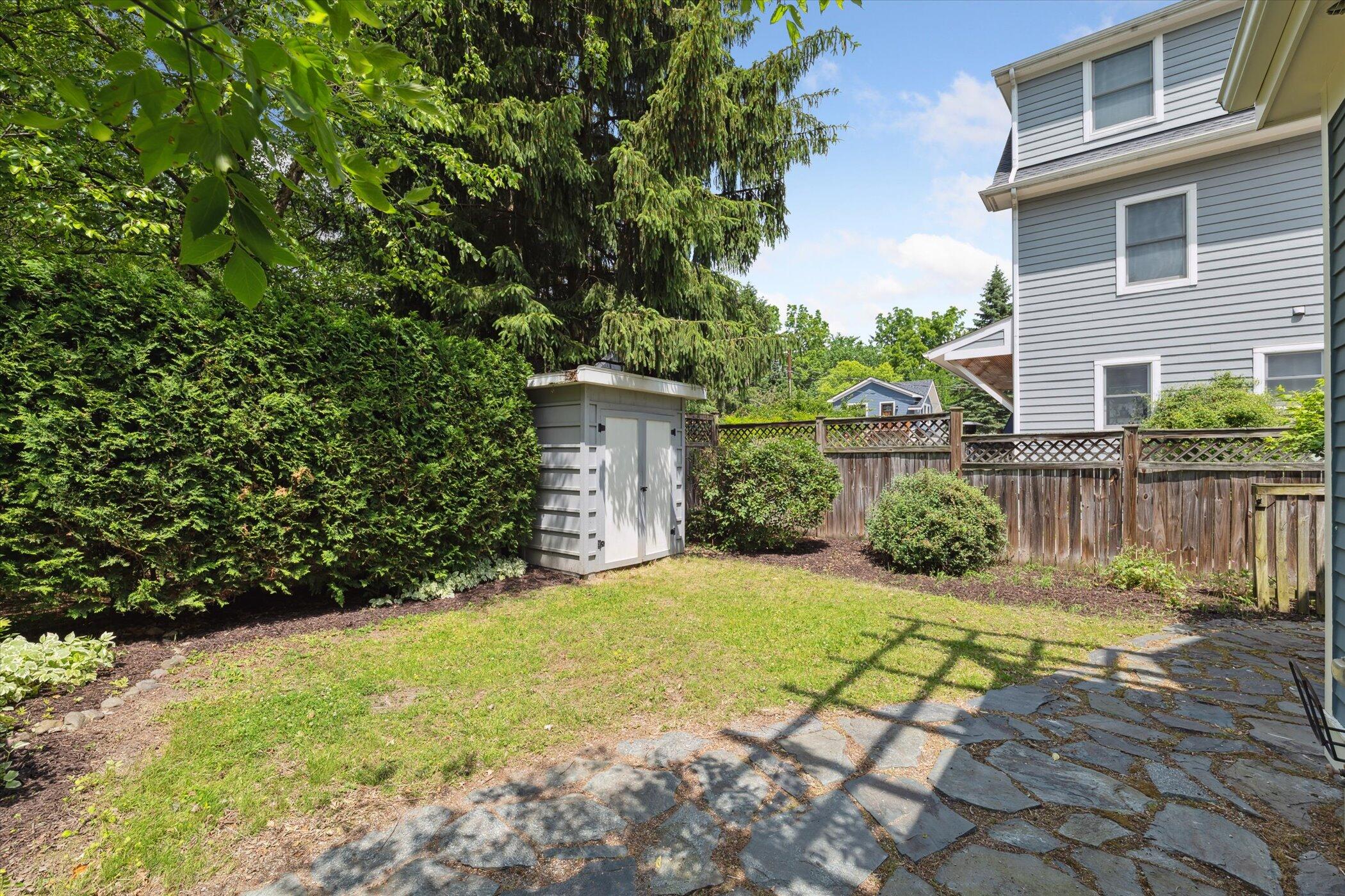 Ann Arbor, Michigan 48103, United States, 3 Bedrooms Bedrooms, ,2 BathroomsBathrooms,Residential,Active,159083