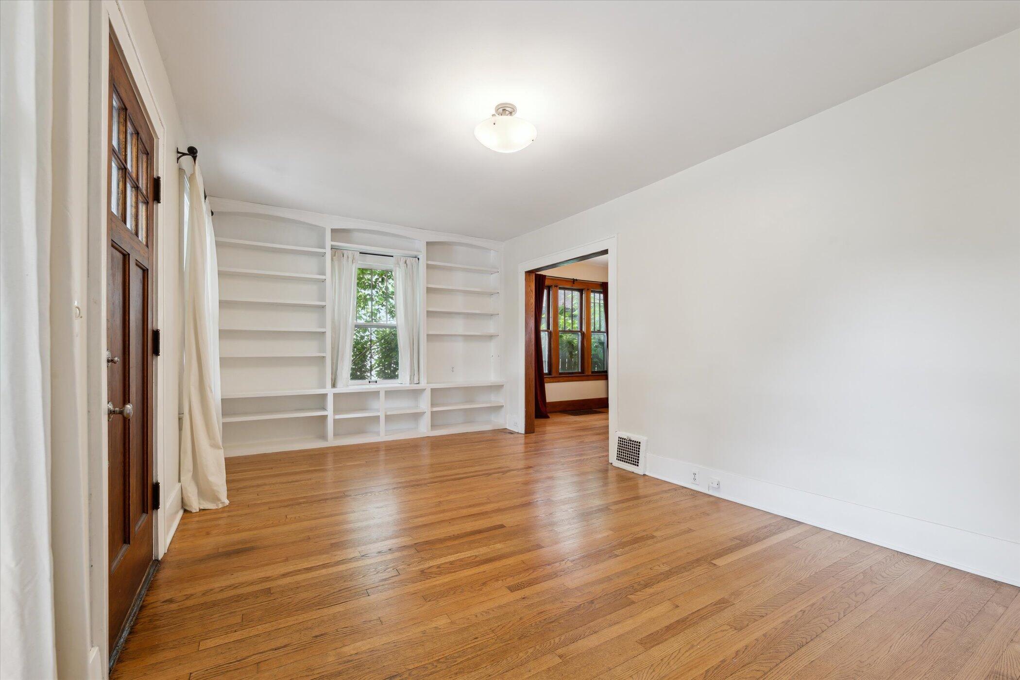 Ann Arbor, Michigan 48103, United States, 3 Bedrooms Bedrooms, ,2 BathroomsBathrooms,Residential,Active,159083