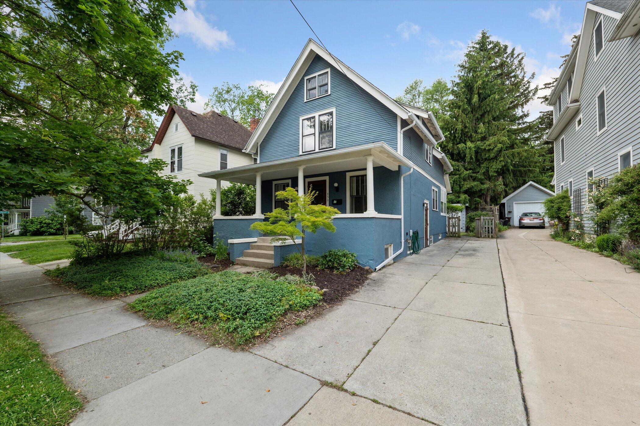 Ann Arbor, Michigan 48103, United States, 3 Bedrooms Bedrooms, ,2 BathroomsBathrooms,Residential,Active,159083