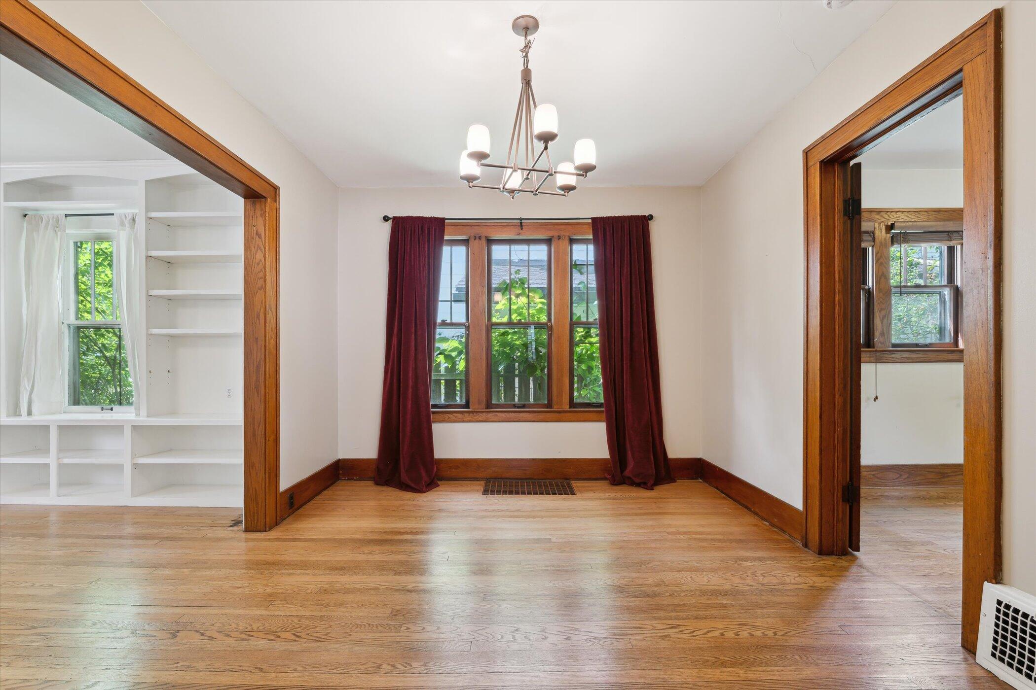 Ann Arbor, Michigan 48103, United States, 3 Bedrooms Bedrooms, ,2 BathroomsBathrooms,Residential,Active,159083