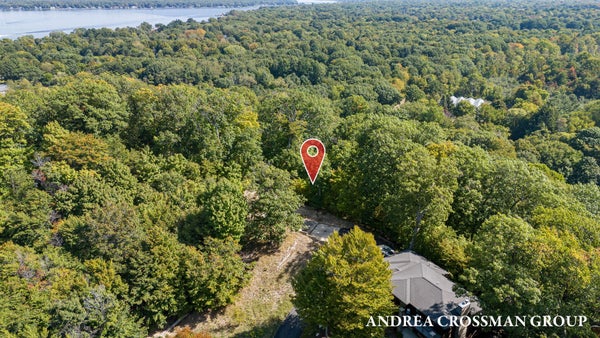 6621 FOREST BEACH DR, HOLLAND, MI 49423 - Image 0b79b8a1d2220d9334653c8e50569fc4/538427598