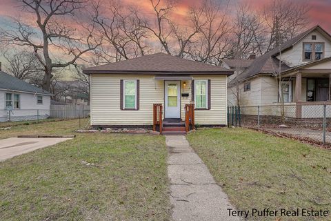 2424 Baker Street, Muskegon, MI 49444 - MLS#: 25013427