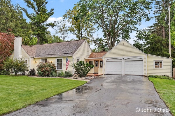 1930 MICHIGAN ST NE, GRAND RAPIDS, MI 49503 - Image 0b86fddfdca239d2b3b4321b8e6f0580/2542435158