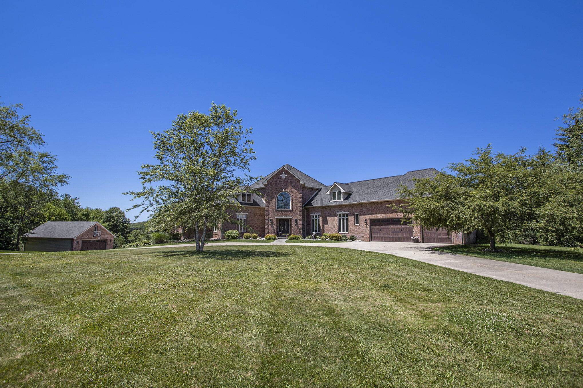 Battle Creek, Michigan 49017, United States, 3 Bedrooms Bedrooms, ,5 BathroomsBathrooms,Residential,Pending,59607