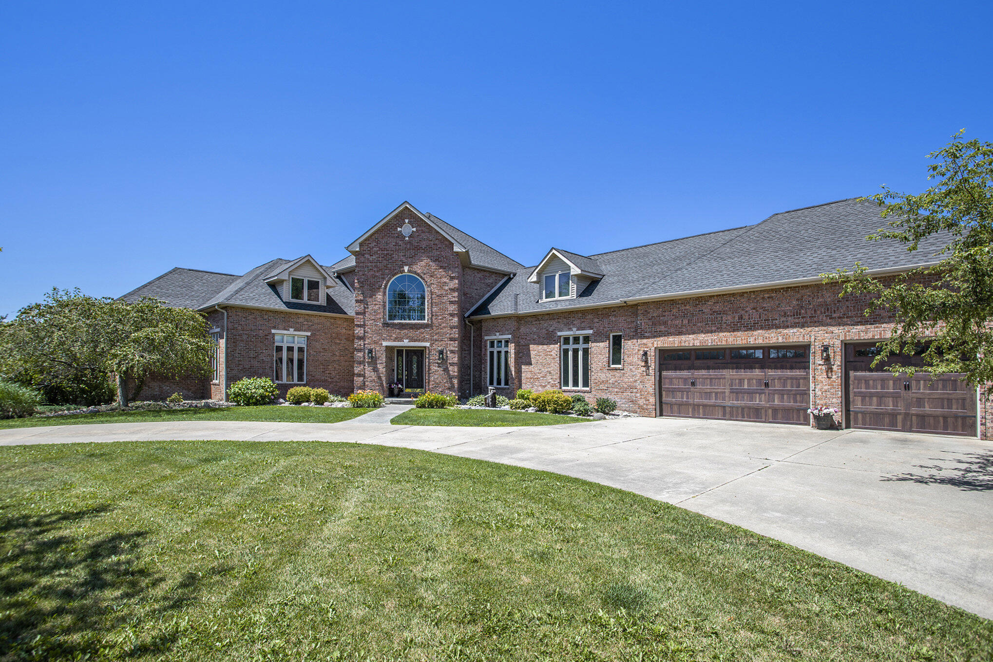 Battle Creek, Michigan 49017, United States, 3 Bedrooms Bedrooms, ,5 BathroomsBathrooms,Residential,Pending,59607