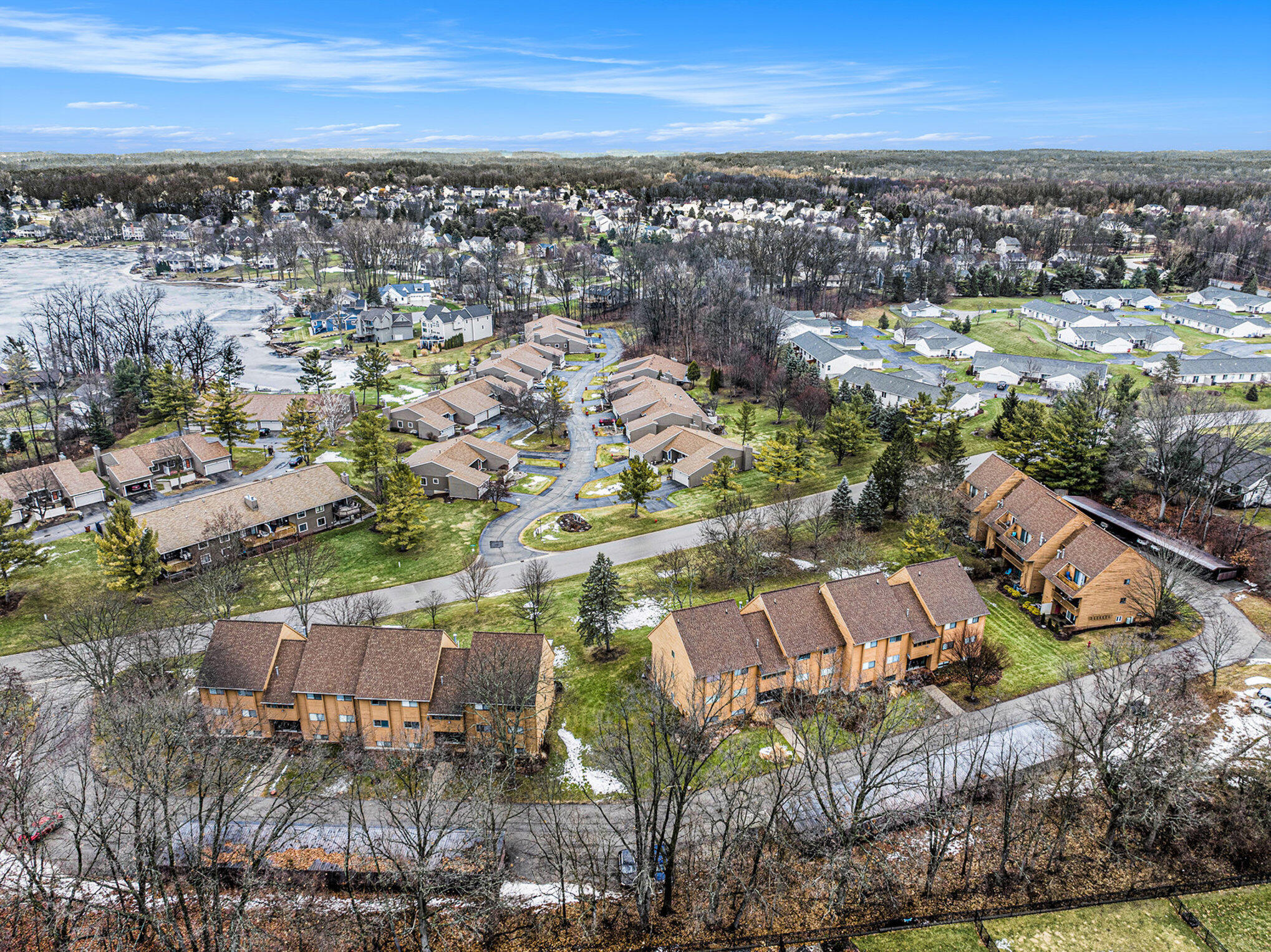 Rockford, Michigan 49341, United States, 2 Bedrooms Bedrooms, ,1 BathroomBathrooms,Residential,Active,83654