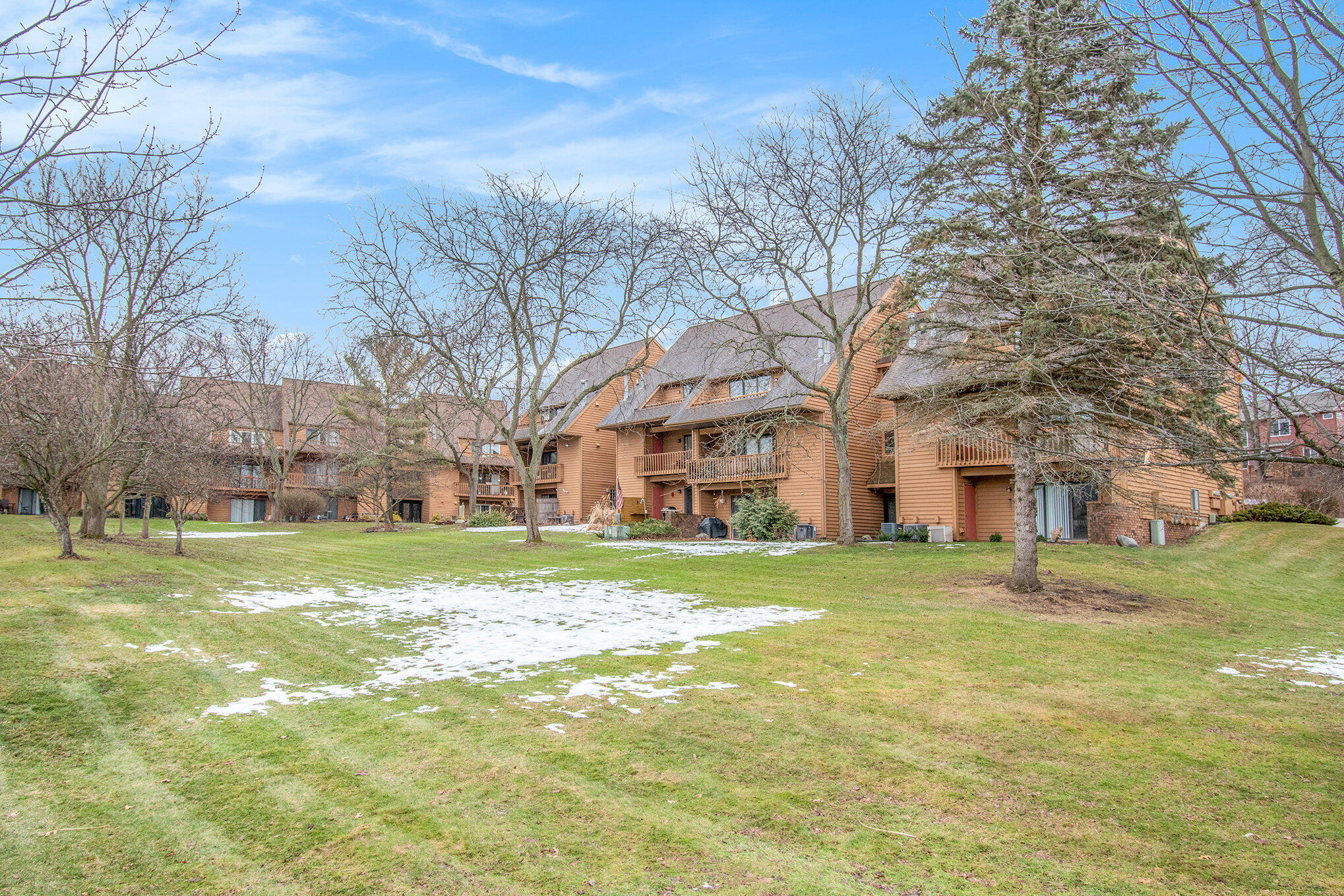 Rockford, Michigan 49341, United States, 2 Bedrooms Bedrooms, ,1 BathroomBathrooms,Residential,Active,83654