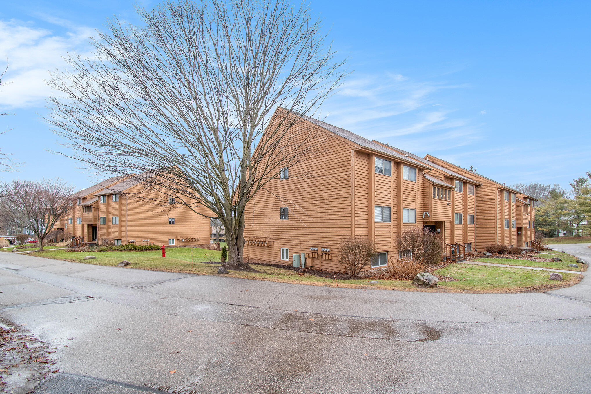 Rockford, Michigan 49341, United States, 2 Bedrooms Bedrooms, ,1 BathroomBathrooms,Residential,Active,83654