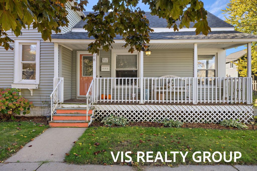 Photo of 508 Monroe Avenue, Grand Haven, MI 49417 (MLS # 25054181)